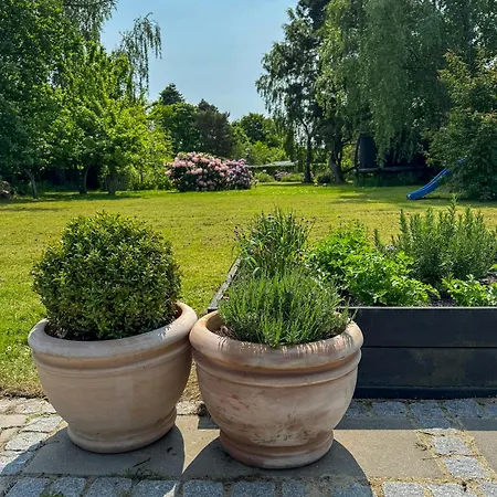 With Large Terrace In Сasa de vacaciones