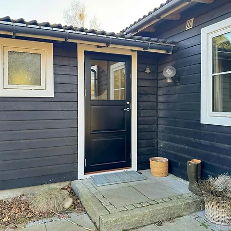 Feriehus With Large Terrace In