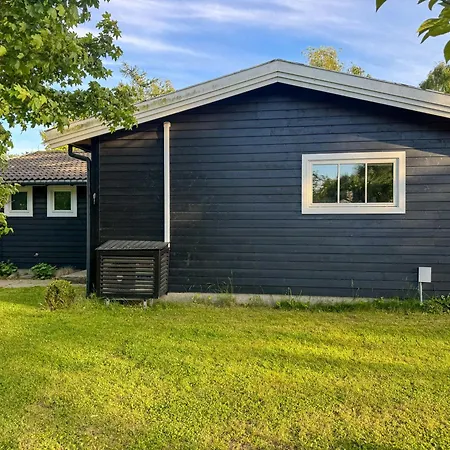 Feriehus With Large Terrace In Tisvildeleje